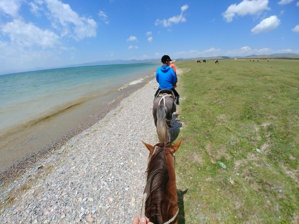 Yurt Camp Muras In Song Kol Lake Hotell Kochkor Exteriör bild