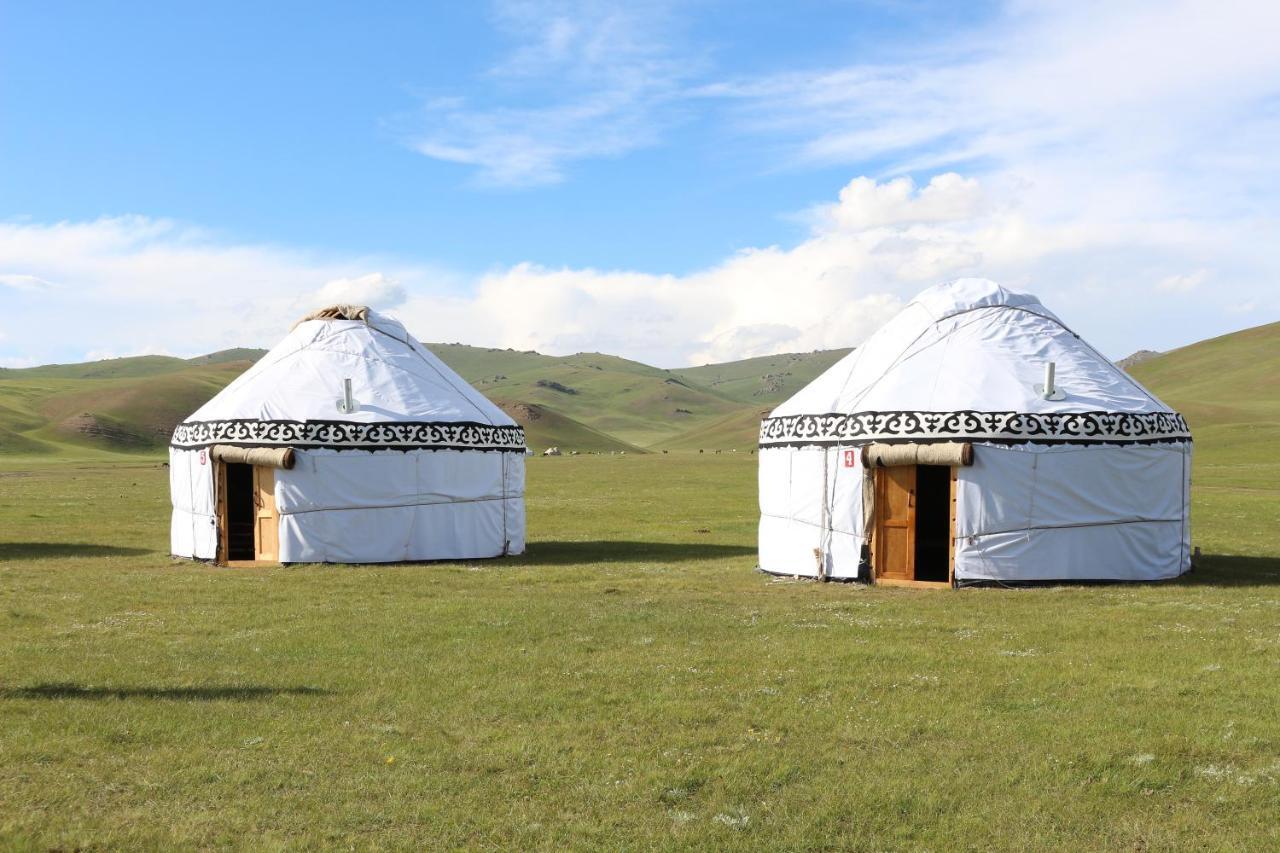 Yurt Camp Muras In Song Kol Lake Hotell Kochkor Exteriör bild