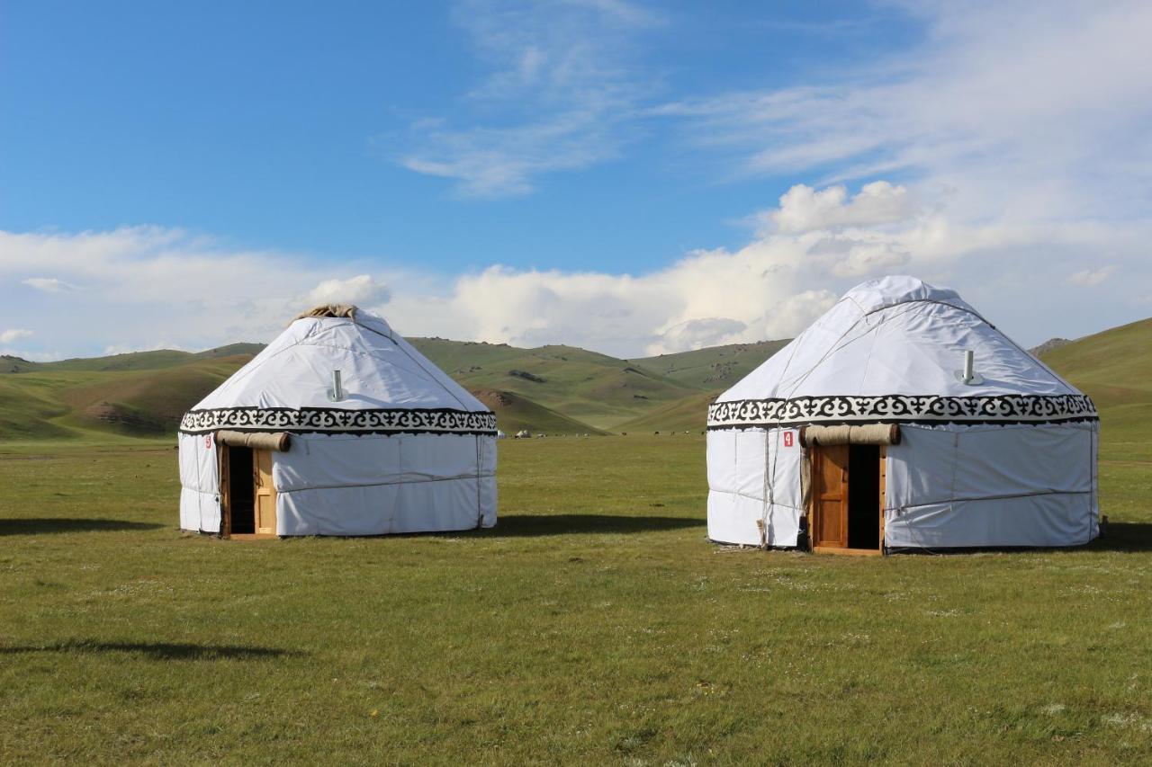 Yurt Camp Muras In Song Kol Lake Hotell Kochkor Exteriör bild